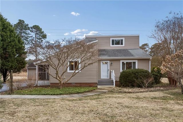 2510 Oak LN, West Point, VA 23181