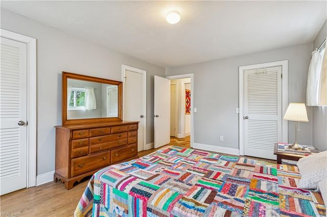 2510 Oak LN, West Point, VA 23181