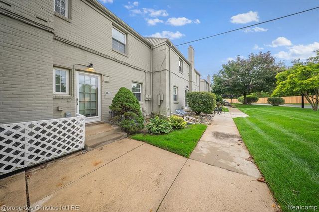 1642 Graefield Road 75, Birmingham, MI 48009