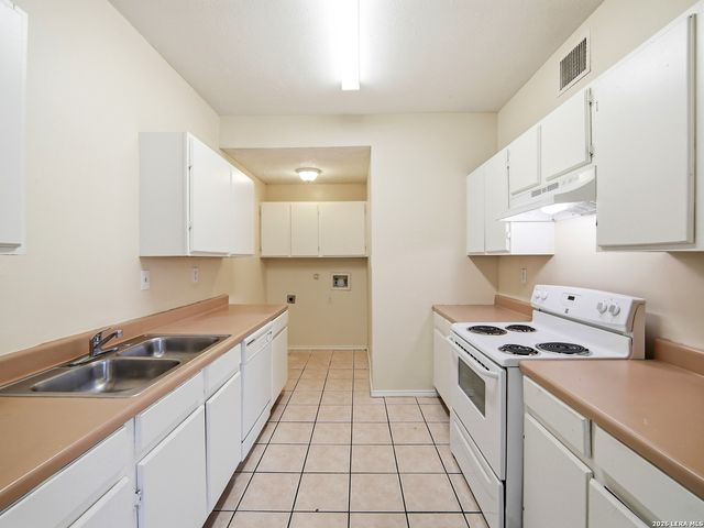 7642-7448 Windsor Oaks, San Antonio, TX 78239