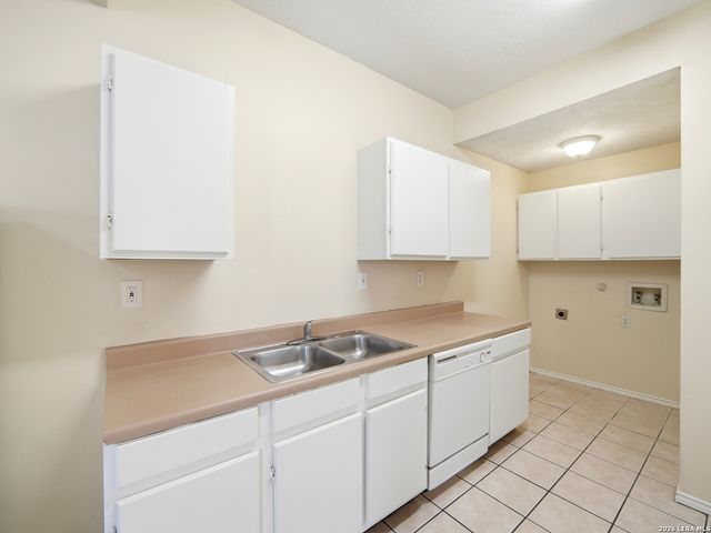 7642-7448 Windsor Oaks, San Antonio, TX 78239