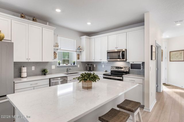 727 COOL BREEZE Way, Yulee, FL 32097