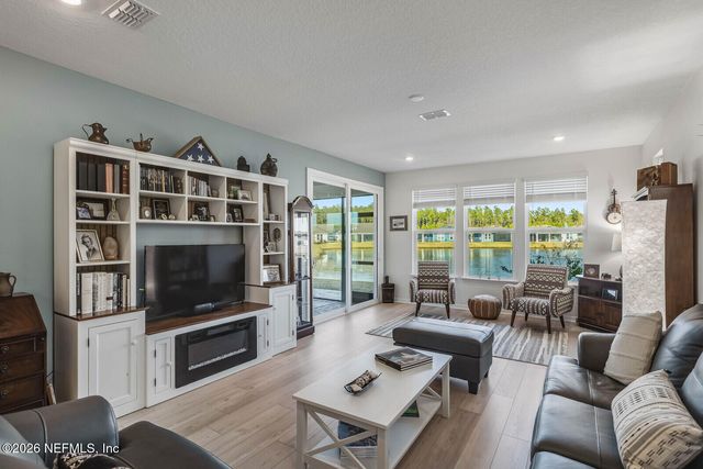 727 COOL BREEZE Way, Yulee, FL 32097