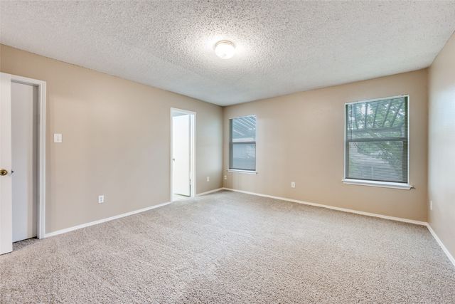 7940 Hidden Brook Drive, Fort Worth, TX 76120