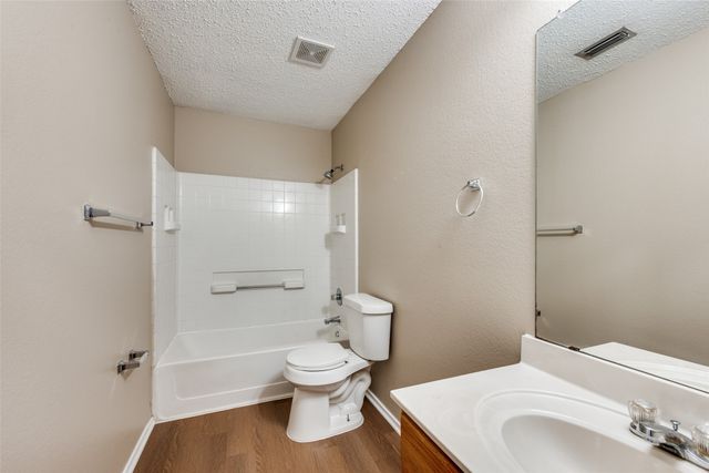 7940 Hidden Brook Drive, Fort Worth, TX 76120