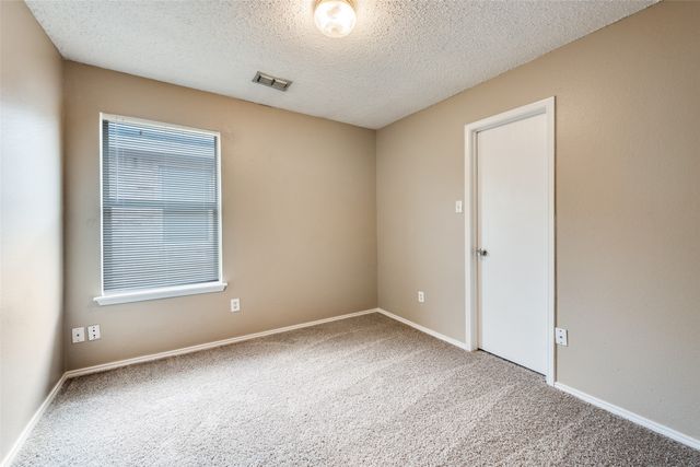 7940 Hidden Brook Drive, Fort Worth, TX 76120