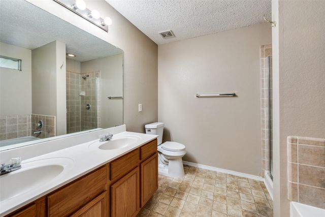 7940 Hidden Brook Drive, Fort Worth, TX 76120