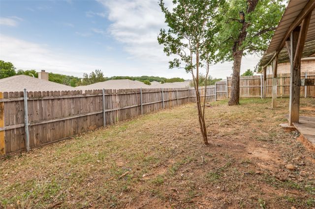7940 Hidden Brook Drive, Fort Worth, TX 76120