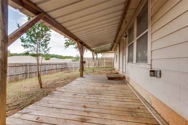 7940 Hidden Brook Drive, Fort Worth, TX 76120
