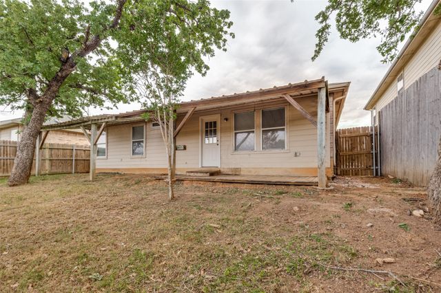 7940 Hidden Brook Drive, Fort Worth, TX 76120