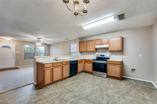 7940 Hidden Brook Drive, Fort Worth, TX 76120