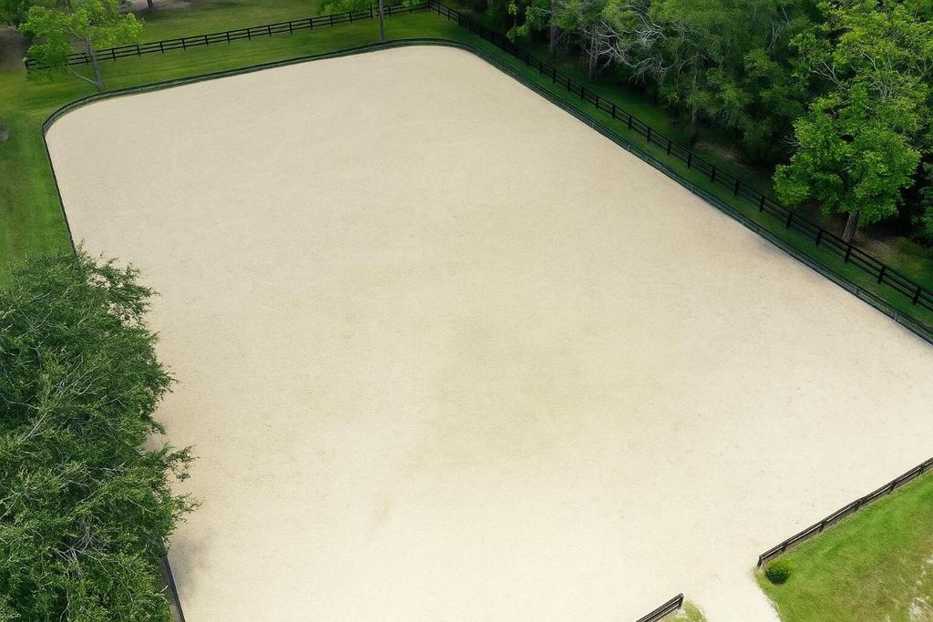 Image 3 of property listing at 13821 53rd Road S, Wellington, FL 33414