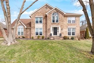9609 Farmstead Ln, Louisville, KY 40291
