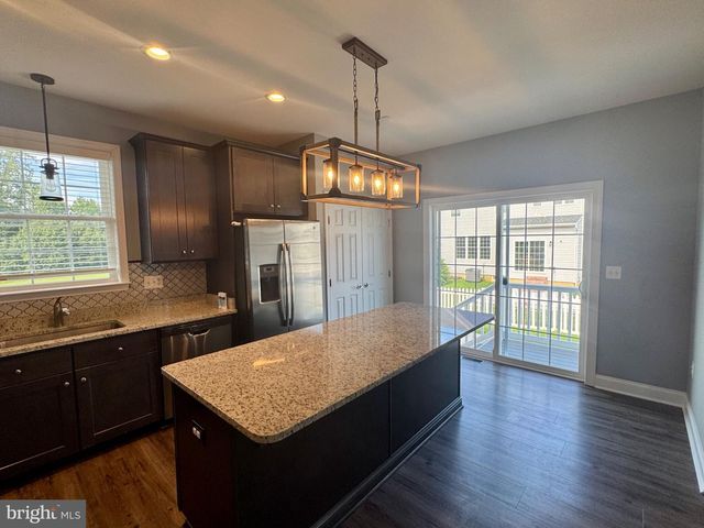 1005 CLOVER CIR, La Plata, MD 20646