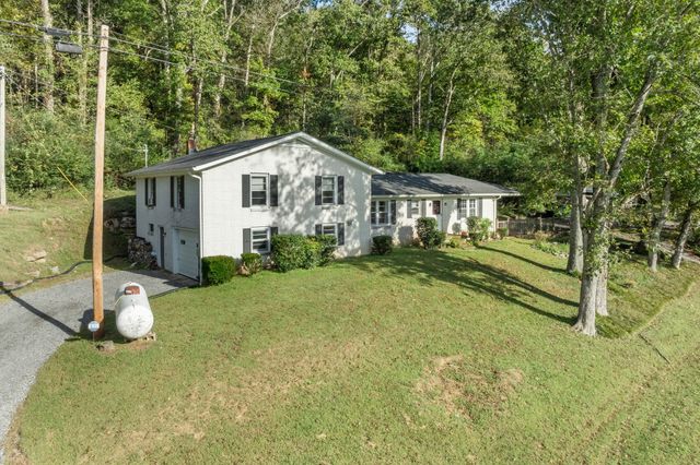 334 Wartrace Hwy, Pleasant Shade, TN 37145