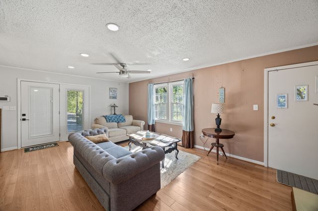 334 Wartrace Hwy, Pleasant Shade, TN 37145