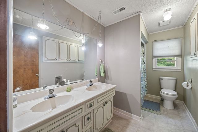 334 Wartrace Hwy, Pleasant Shade, TN 37145