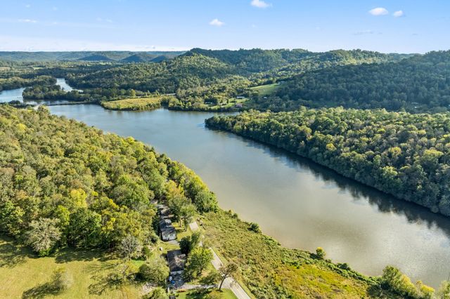 334 Wartrace Hwy, Pleasant Shade, TN 37145