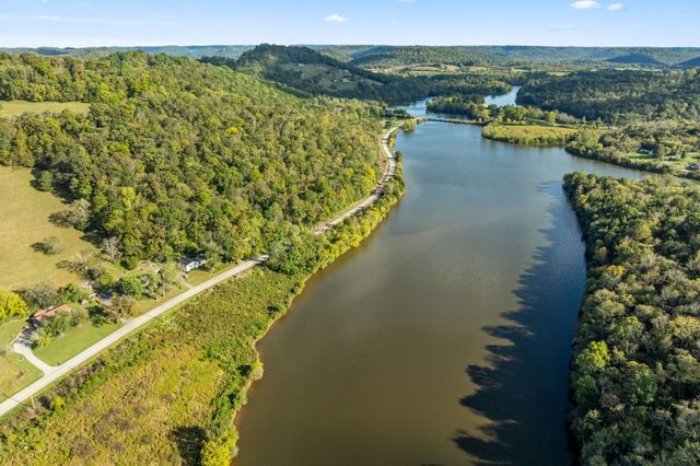 334 Wartrace Hwy, Pleasant Shade, TN 37145