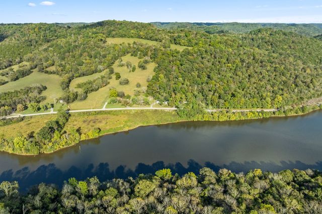 334 Wartrace Hwy, Pleasant Shade, TN 37145