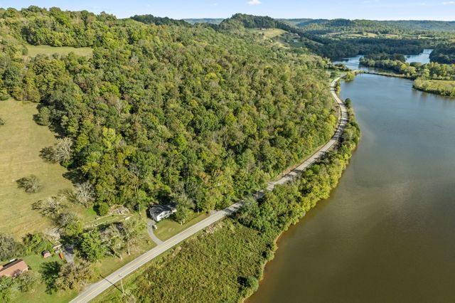 334 Wartrace Hwy, Pleasant Shade, TN 37145