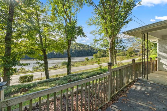 334 Wartrace Hwy, Pleasant Shade, TN 37145