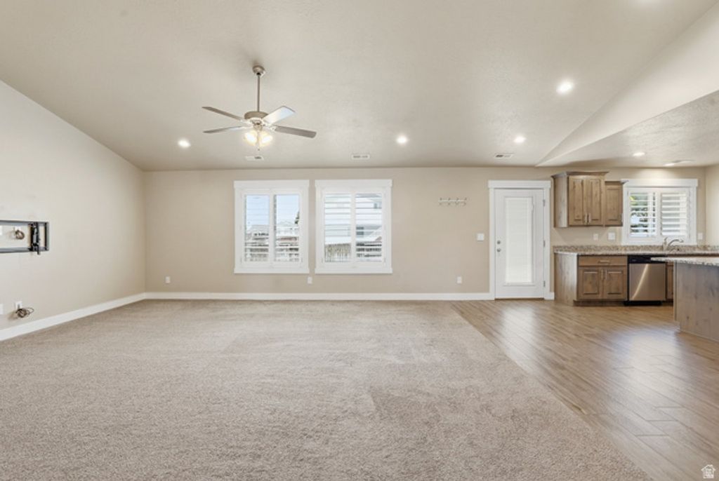 Image 3 of property listing at 422 W 1500 N, Harrisville, UT 84404