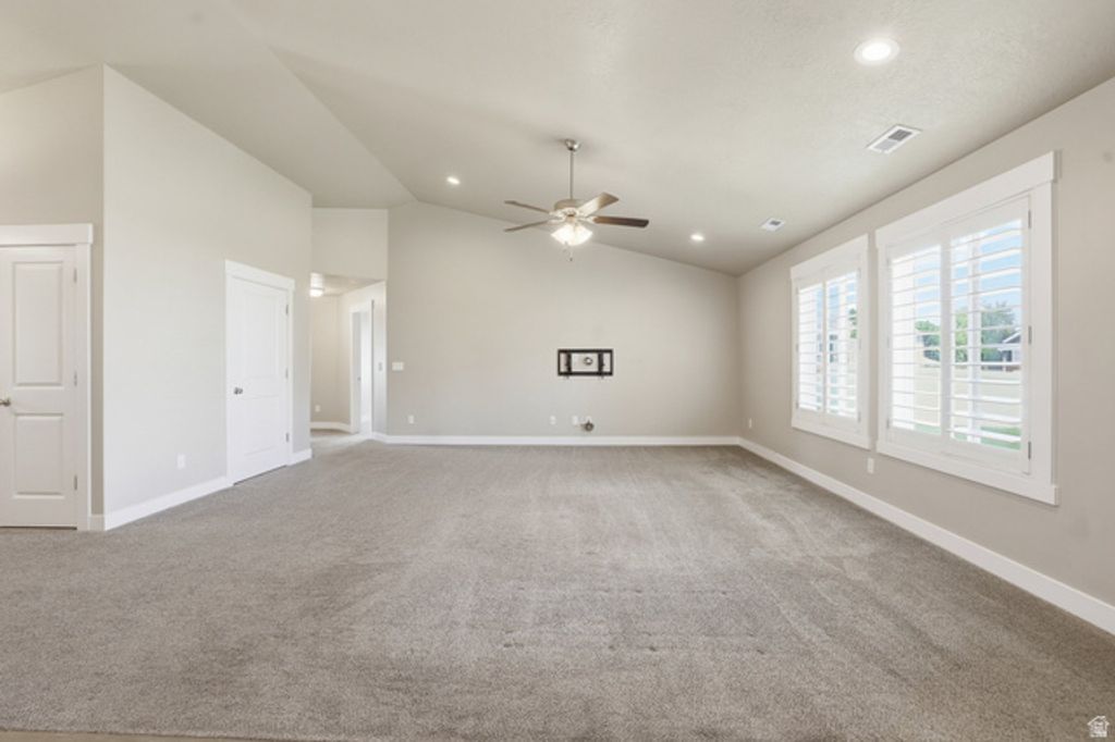 Image 4 of property listing at 422 W 1500 N, Harrisville, UT 84404