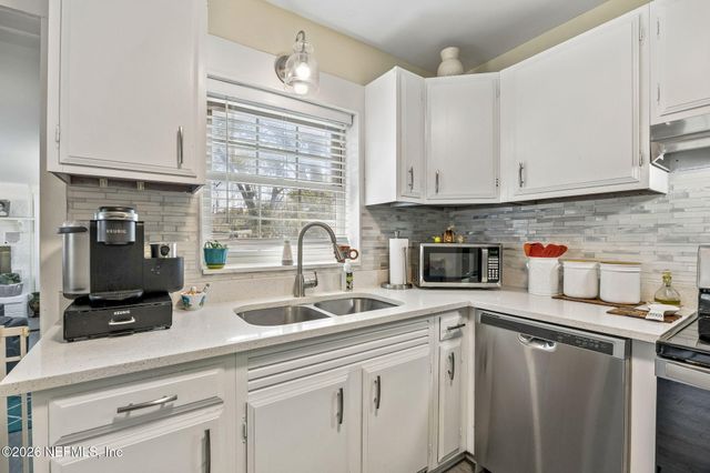 7022 GAILLARDIA Road S, Jacksonville, FL 32211