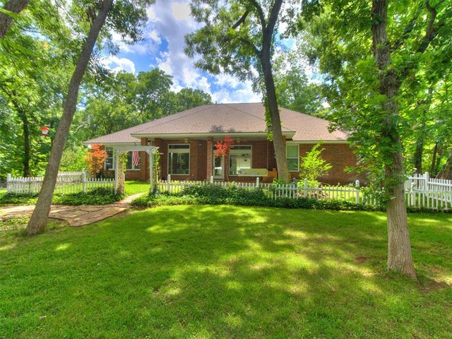 801 Sky Court, Norman, OK 73026