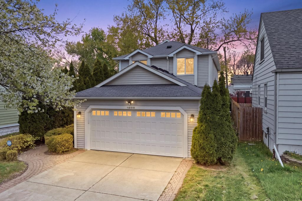 1295 Smith Avenue, Birmingham, MI 48009