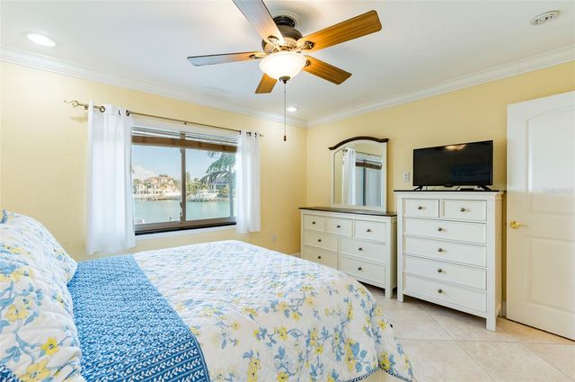 11605 3RD STREET E 207, Treasure Island, FL 33706