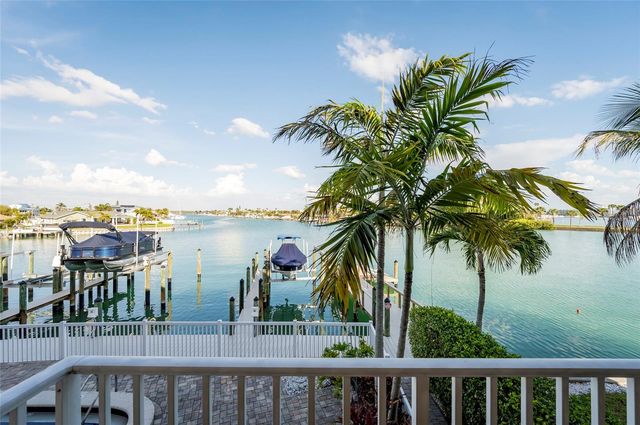 11605 3RD STREET E 207, Treasure Island, FL 33706