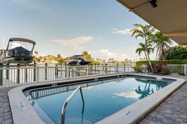 11605 3RD STREET E 207, Treasure Island, FL 33706