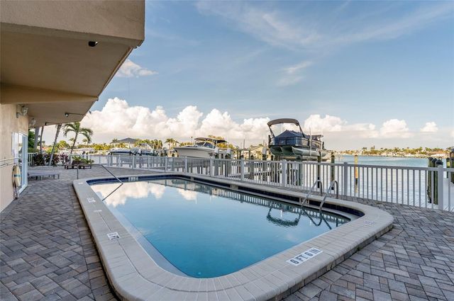 11605 3RD STREET E 207, Treasure Island, FL 33706