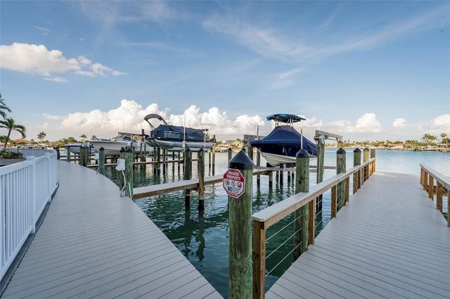 11605 3RD STREET E 207, Treasure Island, FL 33706