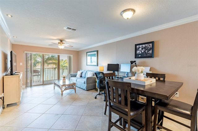 11605 3RD STREET E 207, Treasure Island, FL 33706