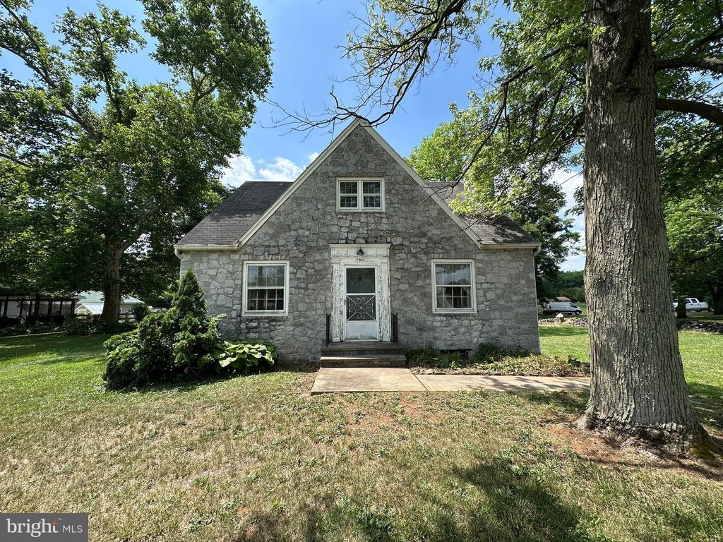 17905 BROADFORDING RD, Hagerstown, MD 21740