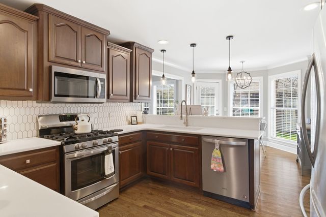 1043 Willow Park Cir, Hendersonville, TN 37075