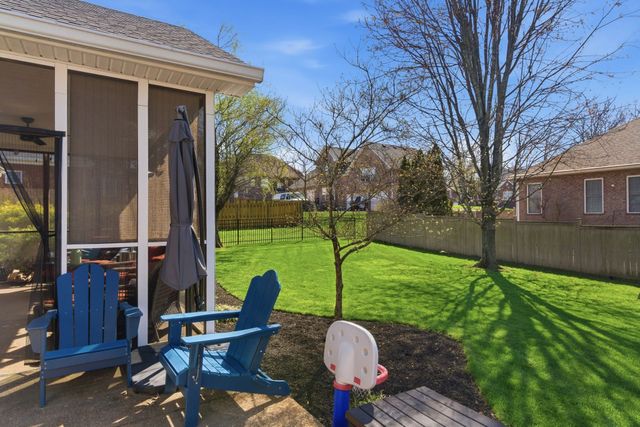 1043 Willow Park Cir, Hendersonville, TN 37075