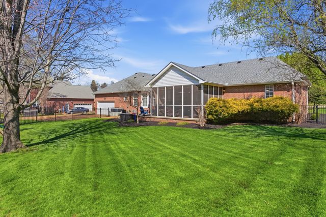 1043 Willow Park Cir, Hendersonville, TN 37075