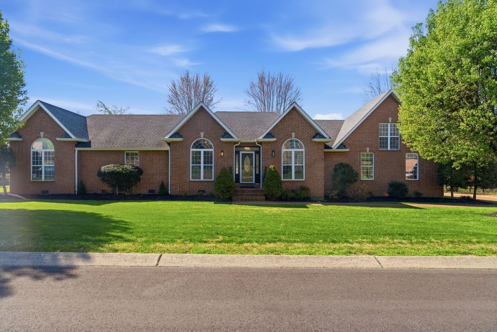 1043 Willow Park Cir, Hendersonville, TN 37075