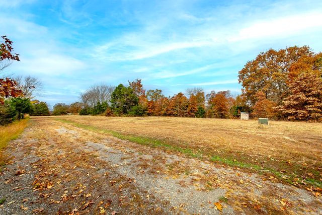 10 Eagle Ridge Dr., Greers Ferry, AR 72067