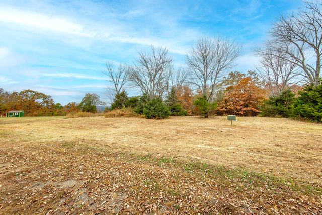 10 Eagle Ridge Dr., Greers Ferry, AR 72067