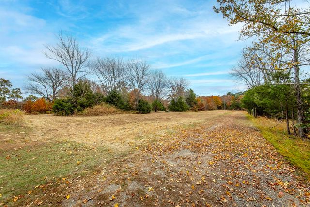 10 Eagle Ridge Dr., Greers Ferry, AR 72067