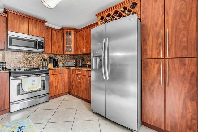4714 SW 67th Ave C6, Miami, FL 33155