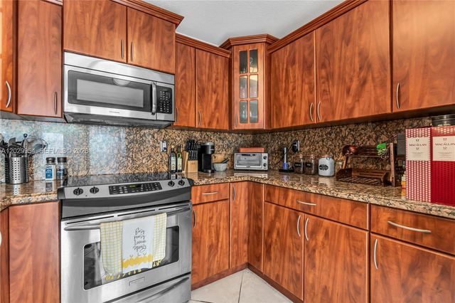 4714 SW 67th Ave C6, Miami, FL 33155