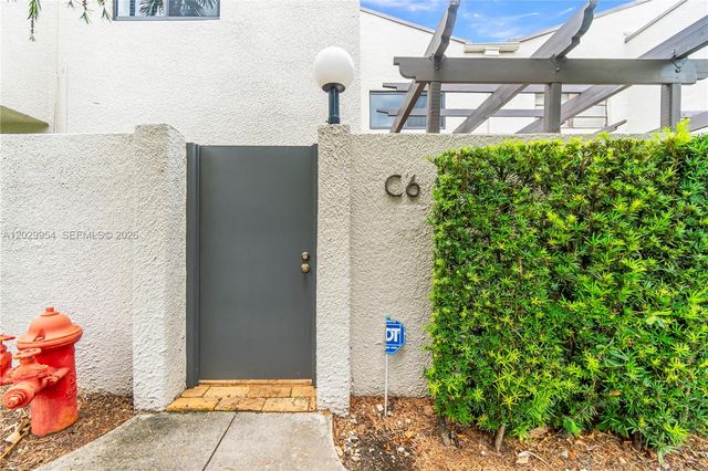 4714 SW 67th Ave C6, Miami, FL 33155