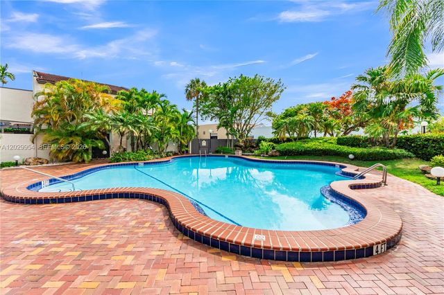 4714 SW 67th Ave C6, Miami, FL 33155