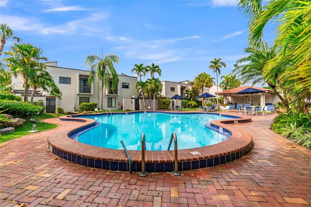 4714 SW 67th Ave C6, Miami, FL 33155